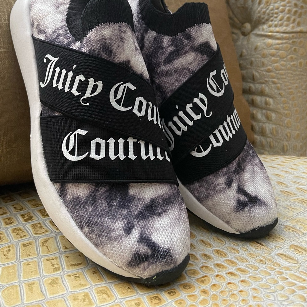 NWOT*Juicy Couture Sneakers, Size 5 - Picture 5 of 12